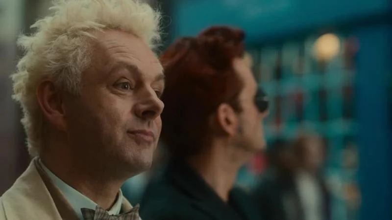 Кадры из сериала Благие знамения (2019)